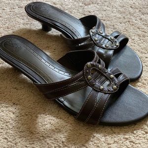 Brown kitten heel strappy sandals